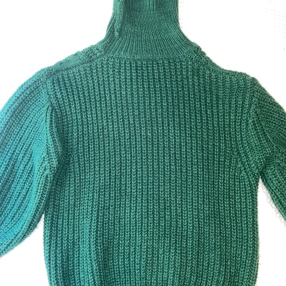 Cozy forest green turtleneck knit sweater🌲 - Picture 2 of 4